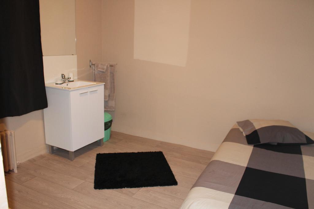 Le Bellevue Lisieux Otel Oda fotoğraf